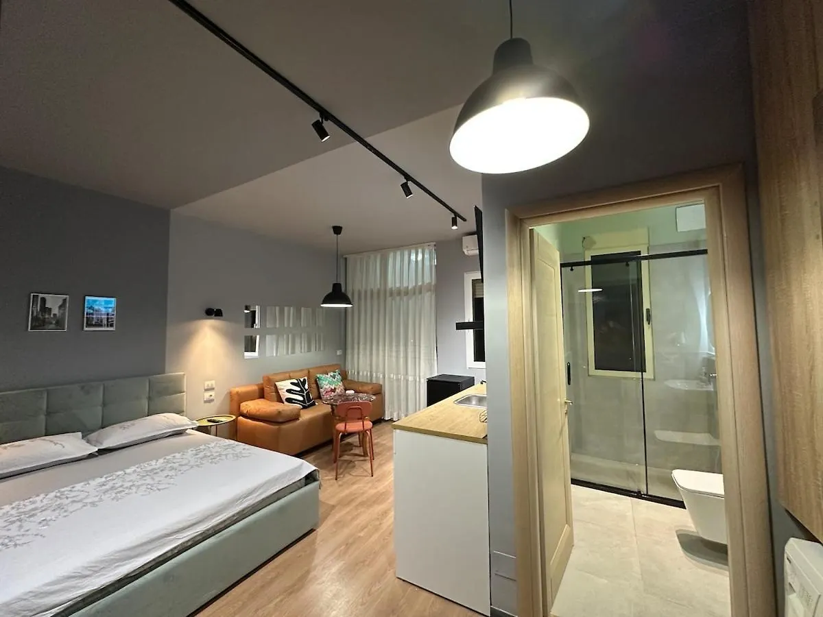 דירה טיראנה Compact Studio Chic Design אלבניה