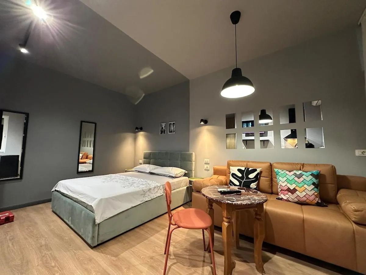 טיראנה Compact Studio Chic Design אלבניה